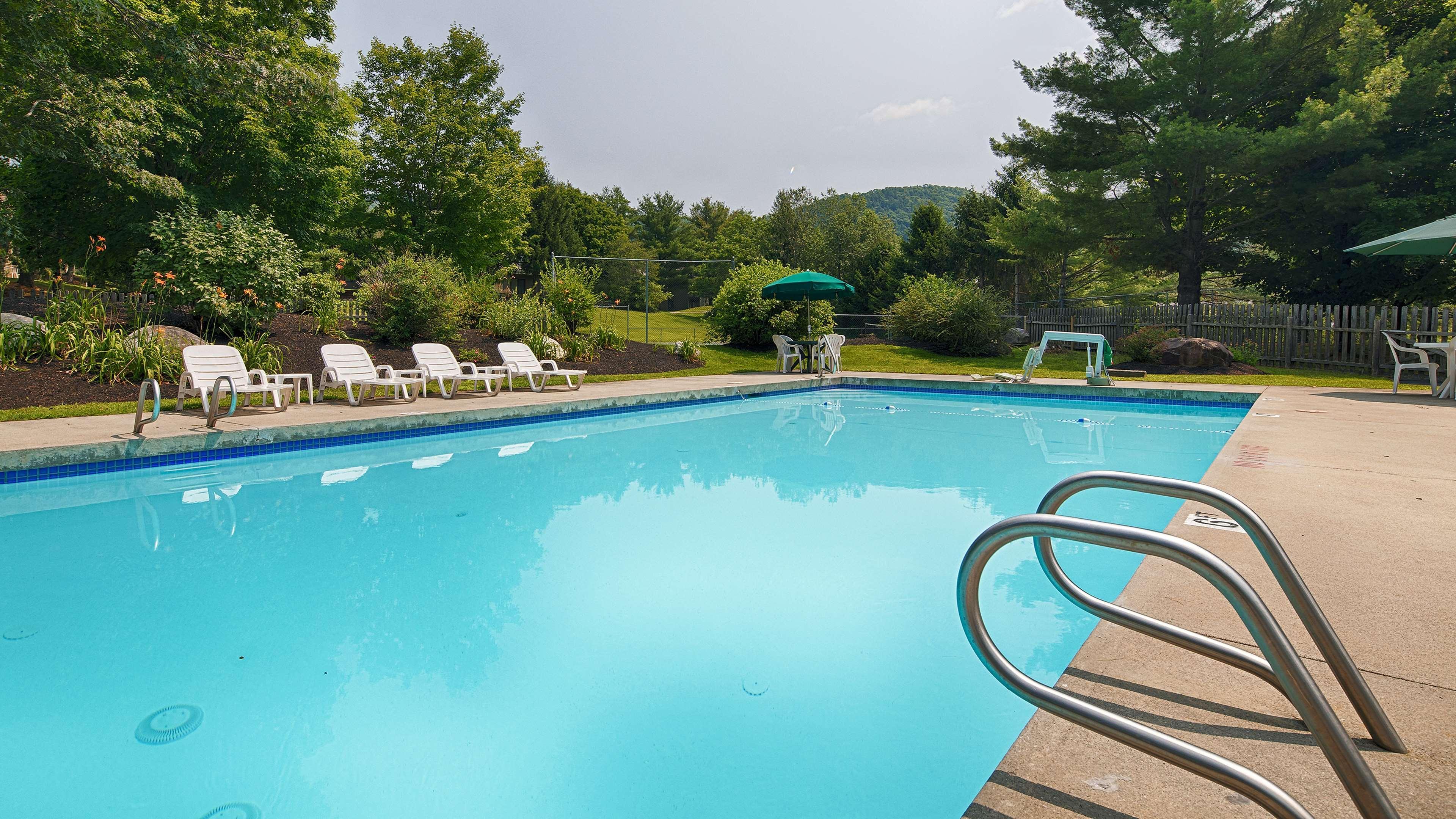 Best Western Inn & Suites Rutland-Killington Exterior foto