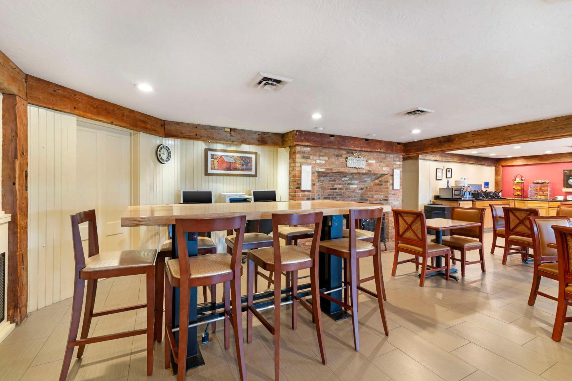 Best Western Inn & Suites Rutland-Killington Exterior foto