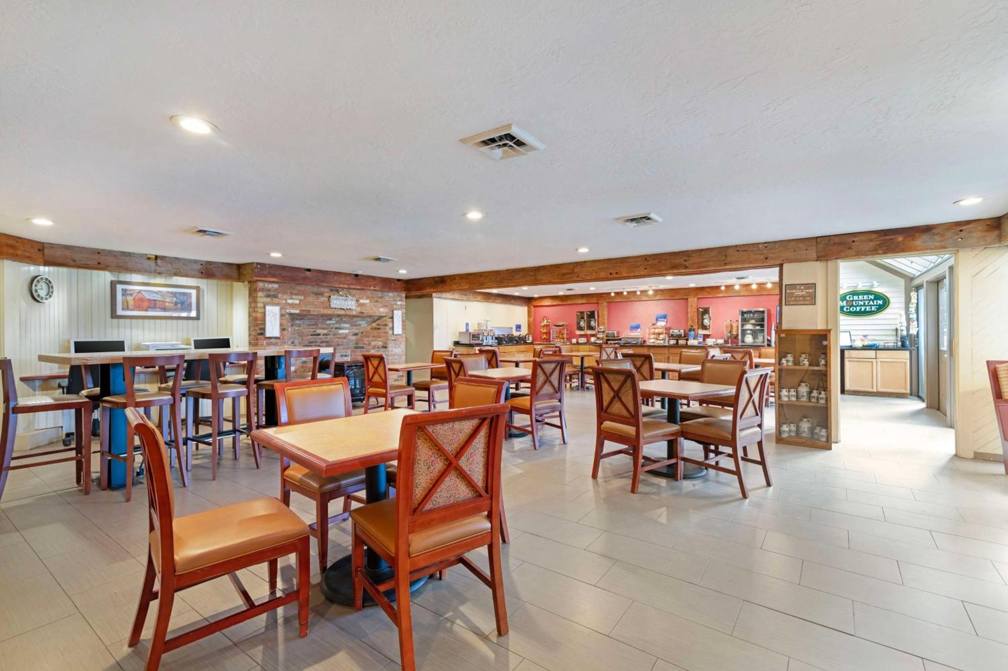 Best Western Inn & Suites Rutland-Killington Exterior foto